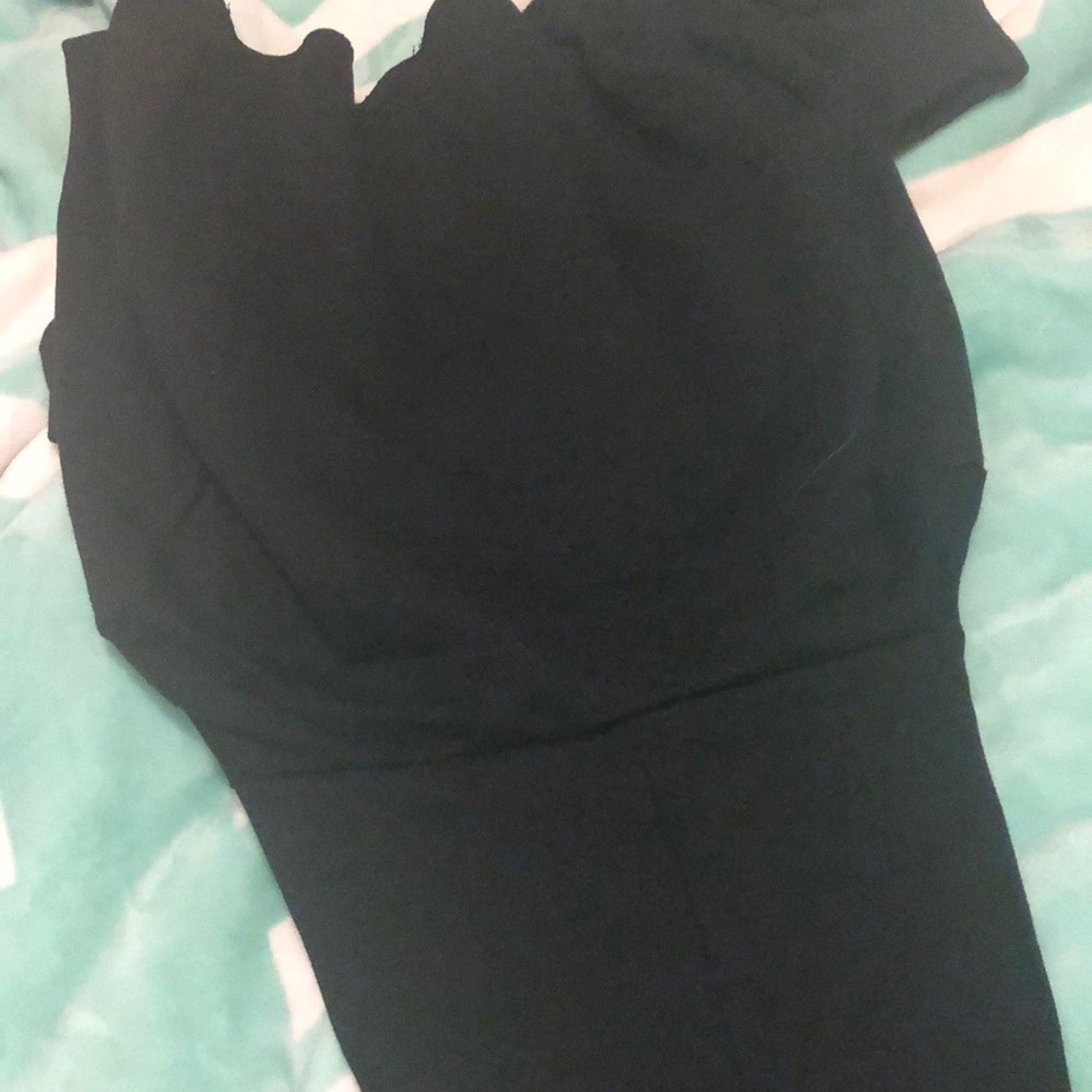 Victoria’s Secret PINK long sleeve crop with hood - Picture 3 of 4